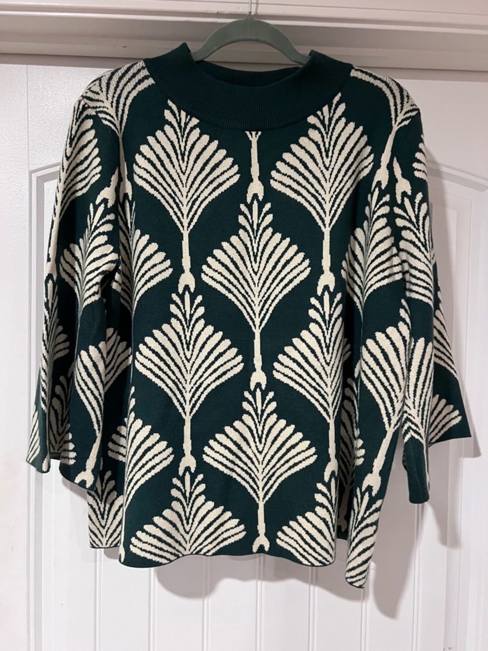Umgee sweater size L